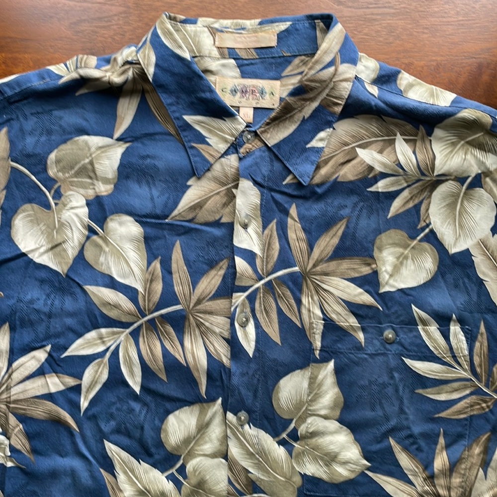 Festive Vintage Mens Hawaiian Shirt, labeled XL